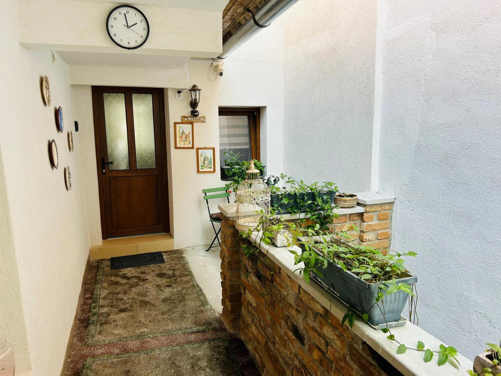 T4House Apartman Segesvár Kültér fotó